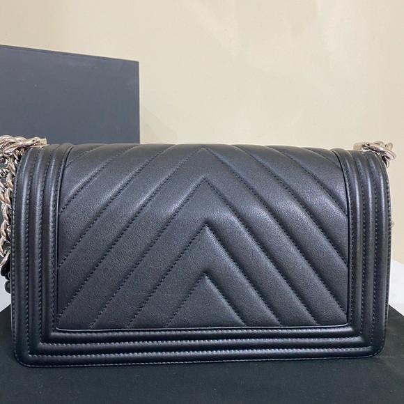 SOLD ON IG ✖️Chanel Chevron Le Boy Old Medium - Picture 2 of 8